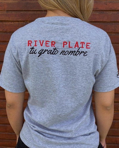 REMERA TU GRATO NOMBRE