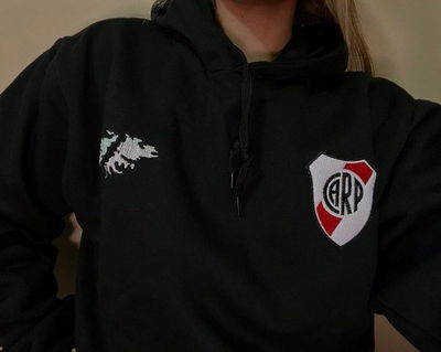BUZO CANGURO RIVER MALVINAS