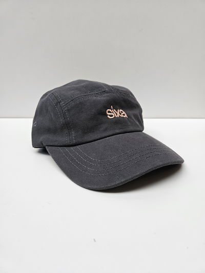 GORRA 5 PANELES TRADICIONAL Gris/salmón 