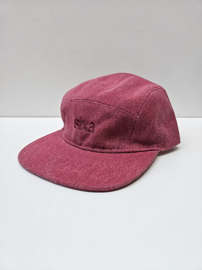 Gorra Plana Roja ~Bordado Bordó~