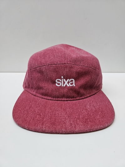 Gorra Plana Roja ~Bordado Blanco~