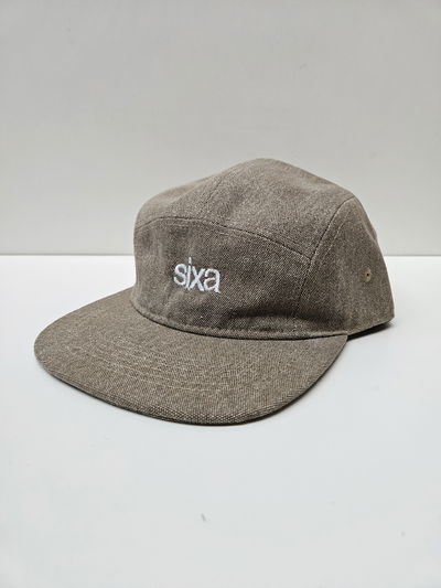 Gorra Plana Arena ~Bordado Blanco~