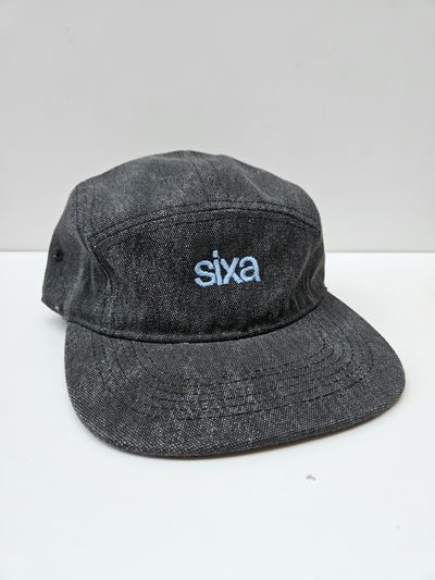 Gorra Plana Negra ~Bordado Celeste~
