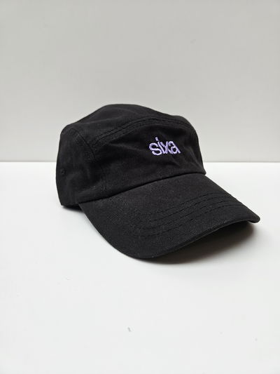 GORRA 5 PANELES TRADICIONAL Negra/lila 
