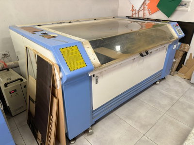 CO2 1600 x 1000 mm 150w