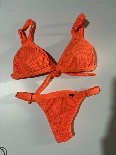 Bikini naranja fluor texturada