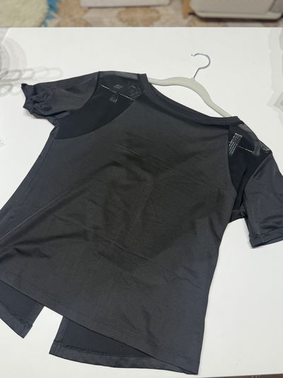 Reme deportiva negra 