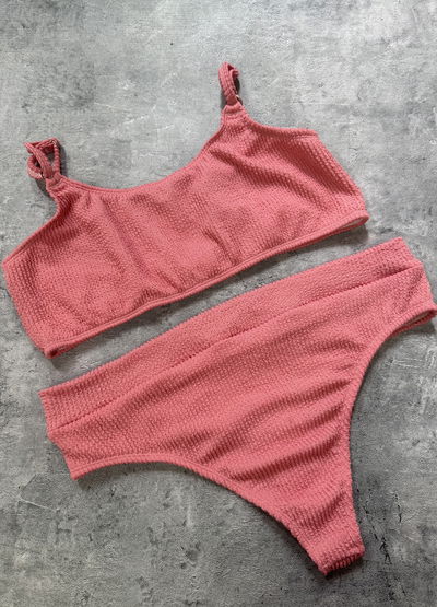 Bikini rosa texturada 