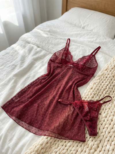 Baby doll plumetti con less bordó