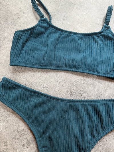 Bikini Petróleo texturada