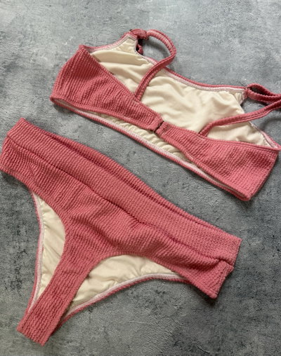 Bikini rosa texturada 