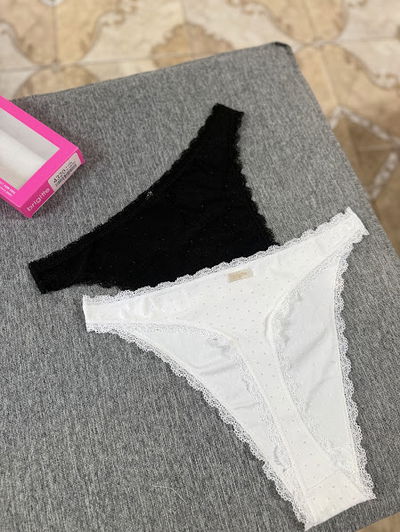 Pack x2 Less de Microfibra Labrada con Puntilla 