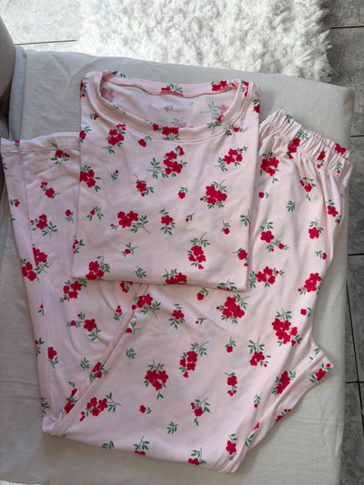 Pijama nube mangas largas modal soft rosa flores rojas