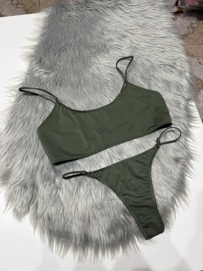 Conjunto Cauri 2005 top con broche posterior