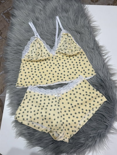 Pijama corto morley Culotte flores amarillas