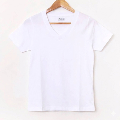 Remera lisa escote V 