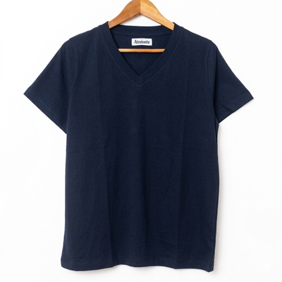 Remera lisa escote V 