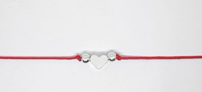 Pulsera hilo rojo corazón liso