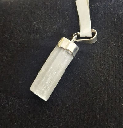 Dije piedra "turmalina blanca"