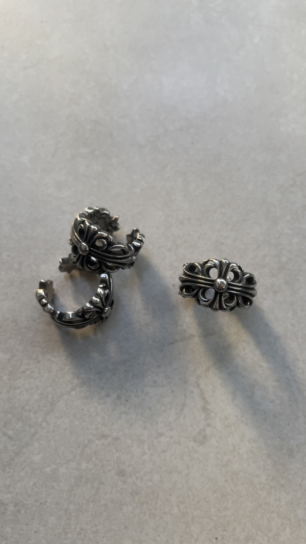 Anillo Chrome Hearts 'Double Floral'