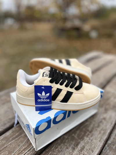 Adidas Campus cremita IMPORTADAS
