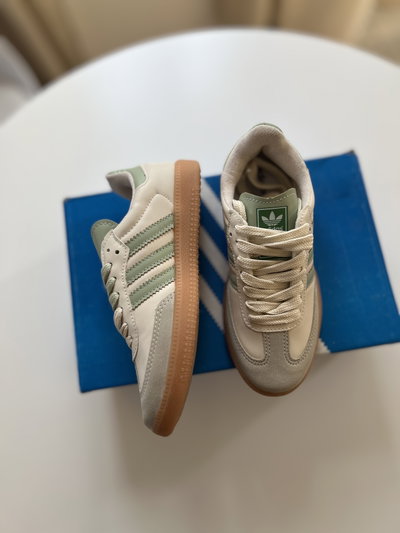 Adidas Samba verde clarito IMPORTADAS