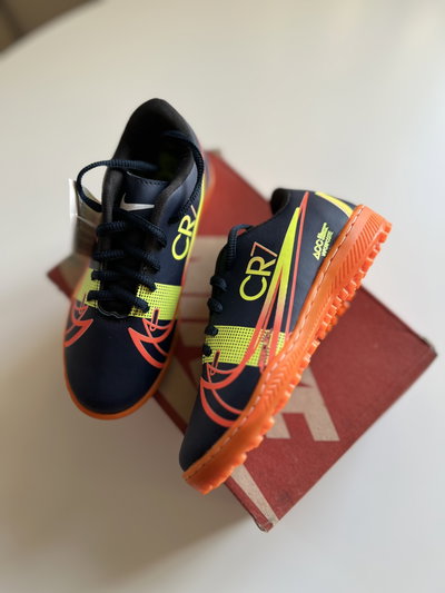 Botines Nike CR7 de niños IMPORTADAS 