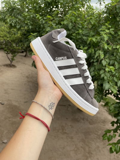 Adidas campus grises nacionales