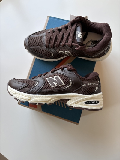 New Balance 530 marrones importadas