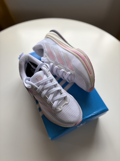 Adidas supernova detalles en rosa IMPORTADAS