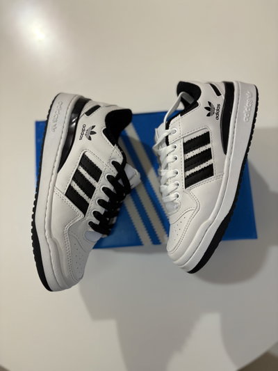 Adidas Forum detalle oscuro IMPORTADAS
