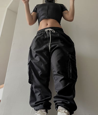 Pantalón cargo negro 