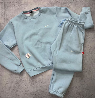 Conjunto Nike bordado