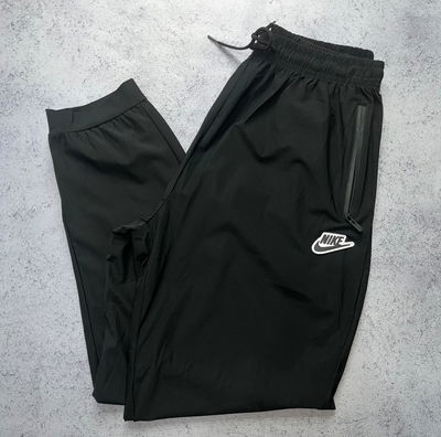 Pantalon nike rompe viento 
