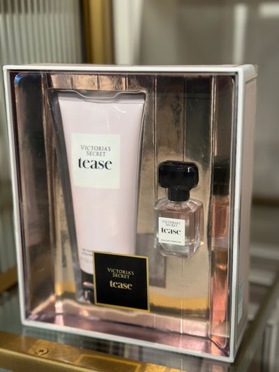 set tease Victoria’s Secret