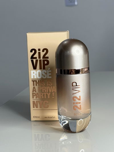 2I2 VIP ROSE  DUPE CAROLINA HERRERA 