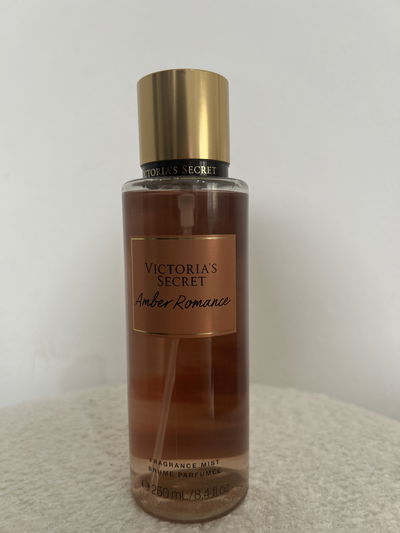Victoria's Secret Amber Romance Body Splash 250 mL