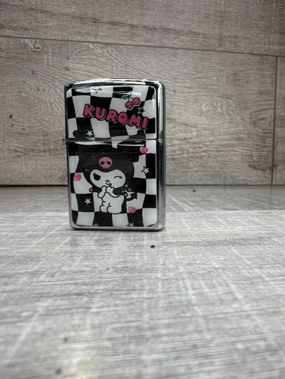 Encendedor Kuromi tipo Zippo Bencina