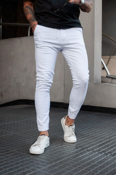 Jogger Blanco (Con cierre y botón)