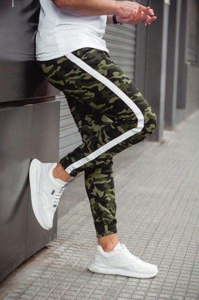 Jogger Camuflado Franja Blanca