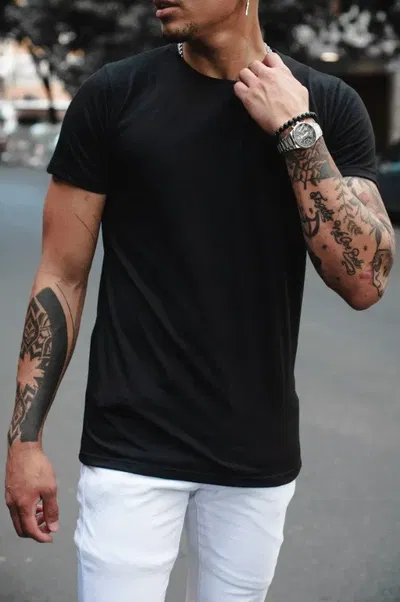 Remera Slim Fit - Negro