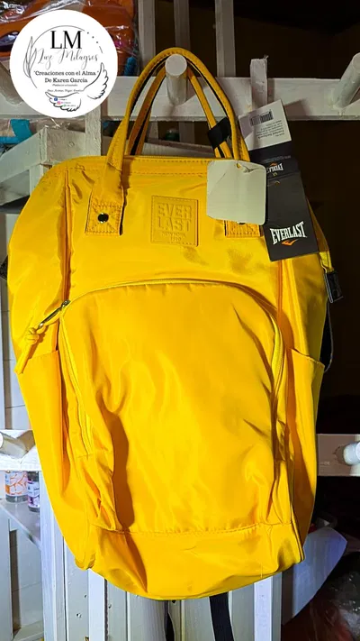 Mochila Everlast color amarillo 