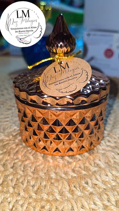 Vela de soja aromática en caramelera color cobre