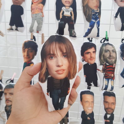 Mini almohadita Robin Stranger things 