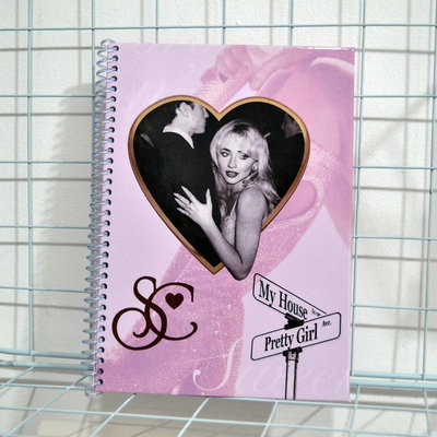 Cuaderno A5 tapa dura SABRINA CARPENTER - hojas lisas