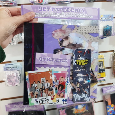 Set de papeleria twice
