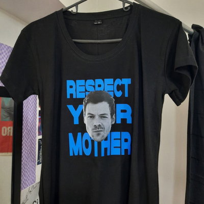 Remera HARRY STYLES respect your mother