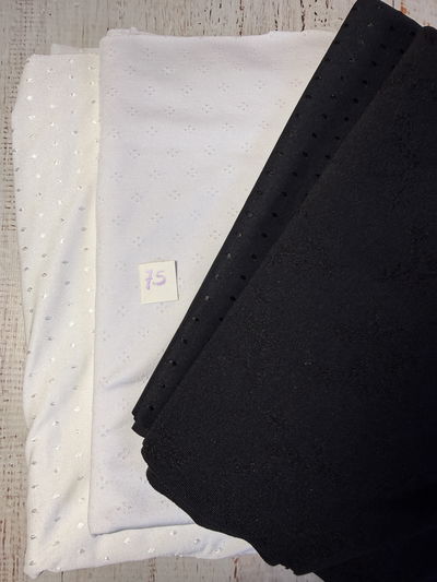 4 cortes 50cm jaquard blanco y negro( 75)