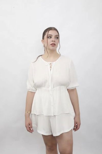 4104 Camisa Con Volado Y Lazo