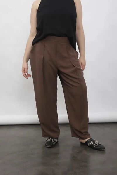 4110 Pantalón Pierna Con Pespunte